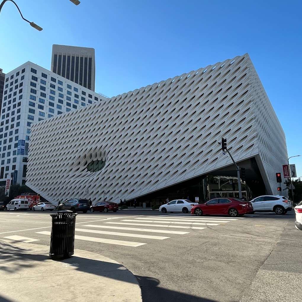 The broad (1)